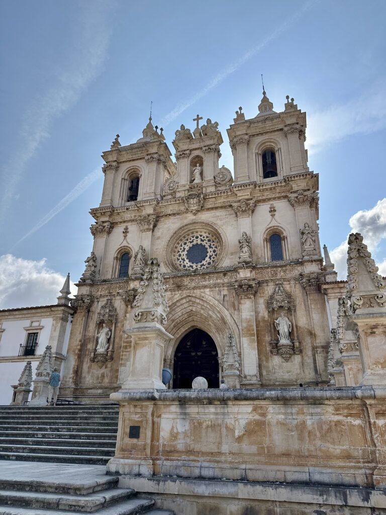 Portugal Day 6: Epic Gothic Cathedral hopping in Alcobaça, Batalha, Fatima, and the checking out the Knight’s Templar in Tomar!